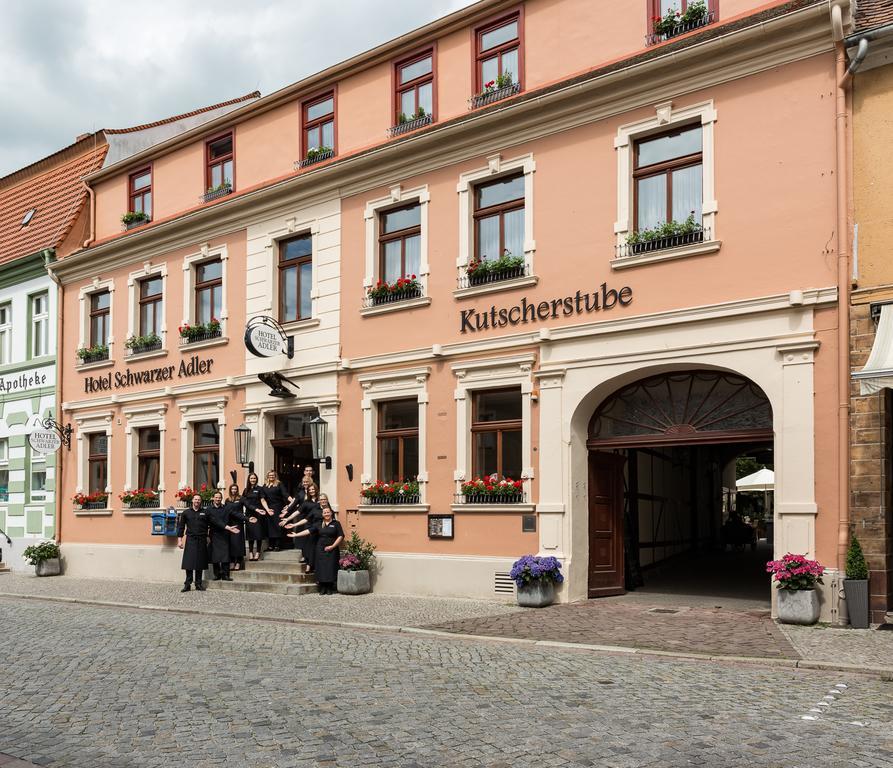 Hotel Schwarzer Adler Tangermuende Exterior photo